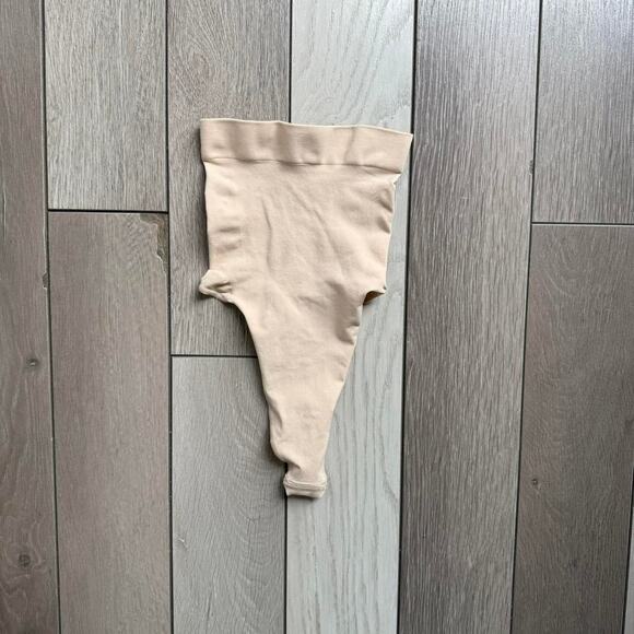 Cream skims seamless high waisted shapewear - Picture 3 of 5